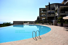 Гостиница Taormina Sunny Apartment - Taormina Holidays, Таормина